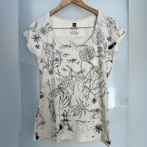 GAP Biennial Kiki Smith Women's Cream Graphic Scoop Neck Top